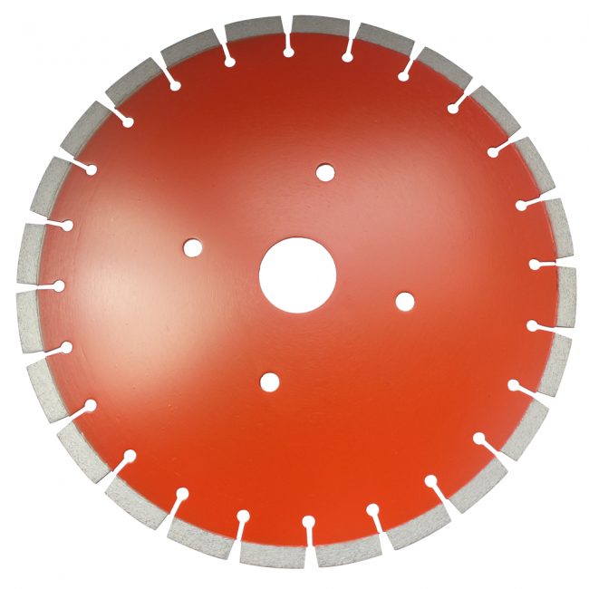 Wet cutting saw blade