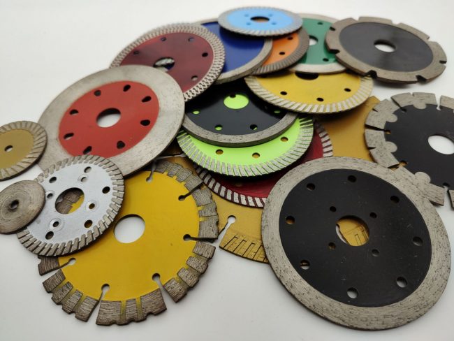 Diamond cutting disc
