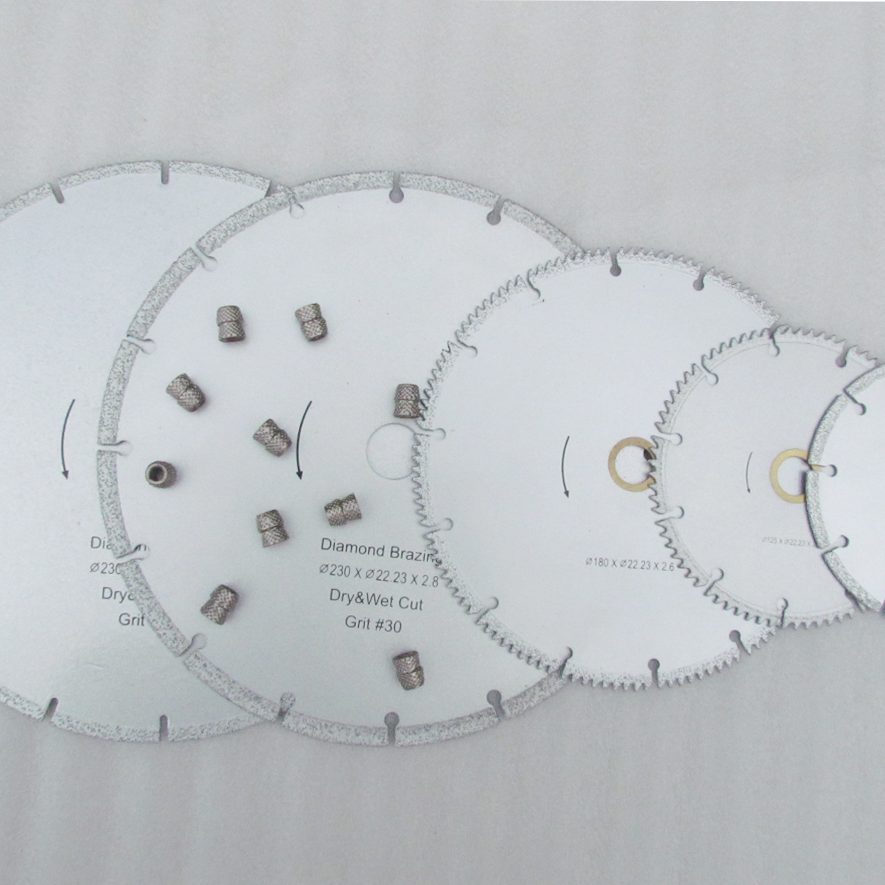 Vacuum brazed diamond saw blade